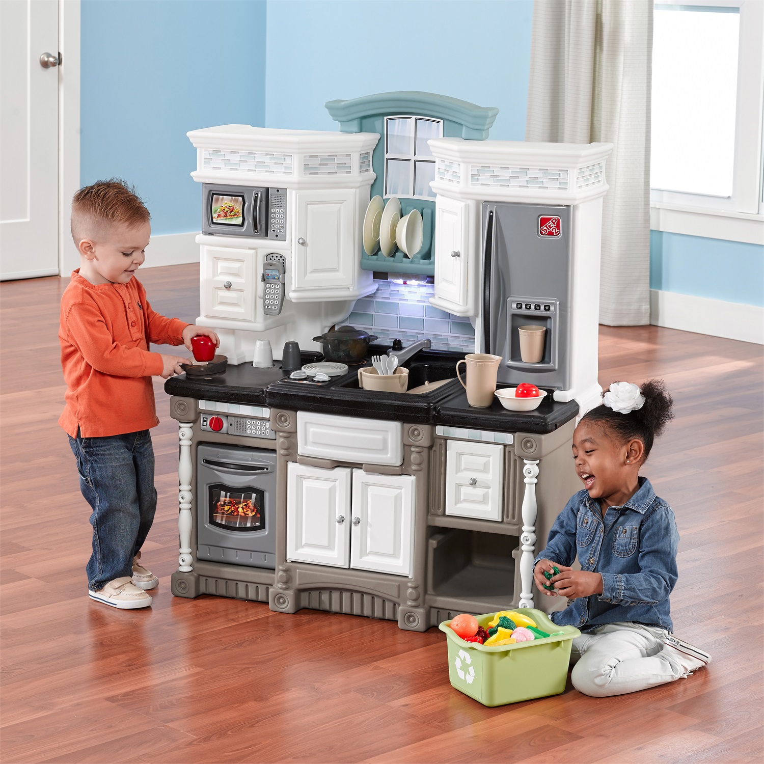 Step2 Cucina Dei Sogni con 38 Accessori e Funzioni Elettroniche - Gioco Realistico per Bambini