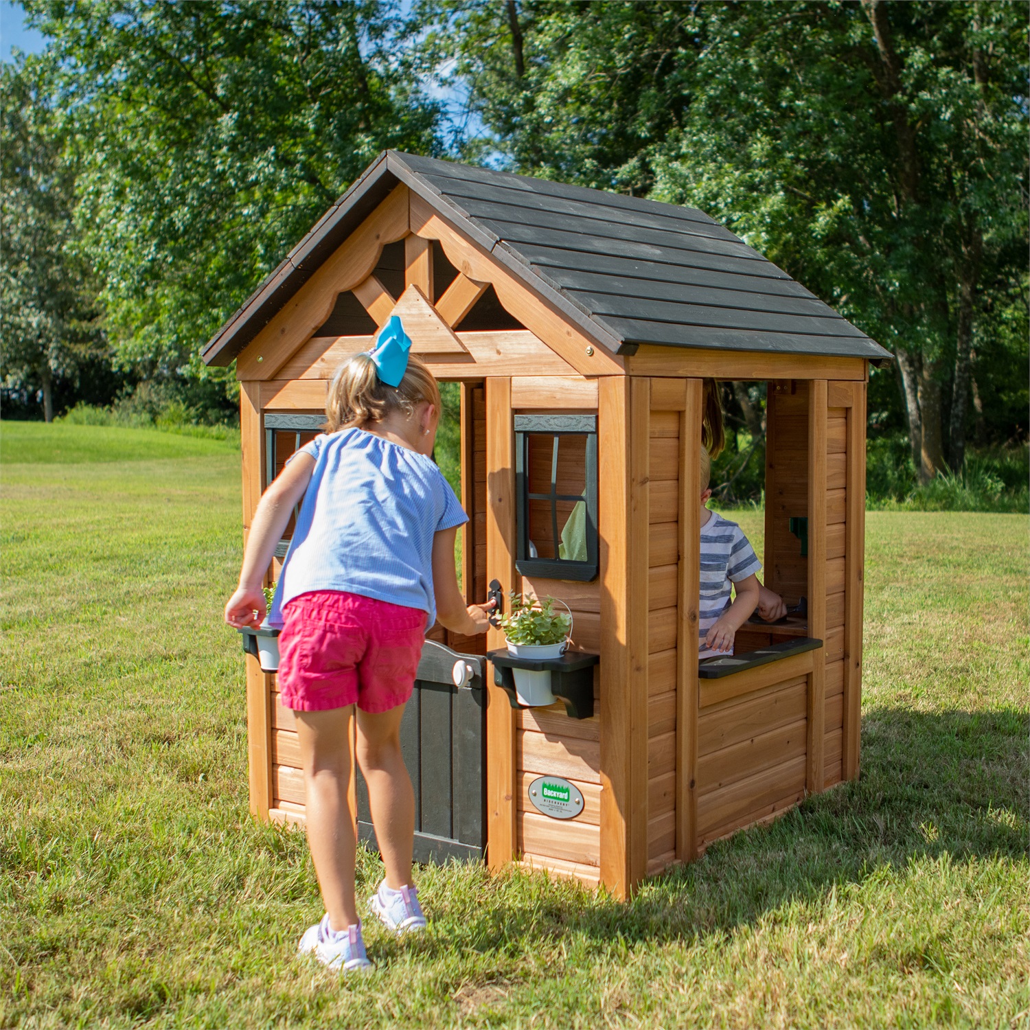 Backyard Discovery Sweetwater Casetta da Gioco in Cedro per Bambini - Resistente alle Intemperie con Cucina Inclusa