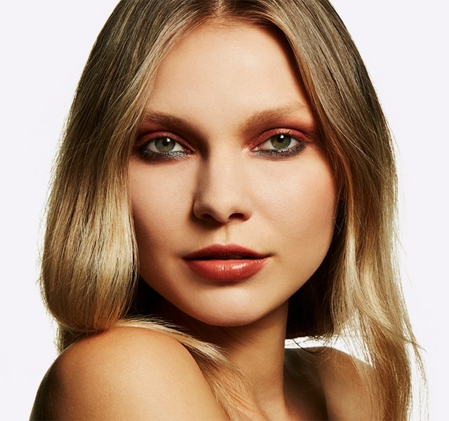 MAC Cosmetics Pro Longwear Concealer 9 ml NC15 - Correttore Fluido Leggero con Copertura Media a Totale e Finitura Naturale