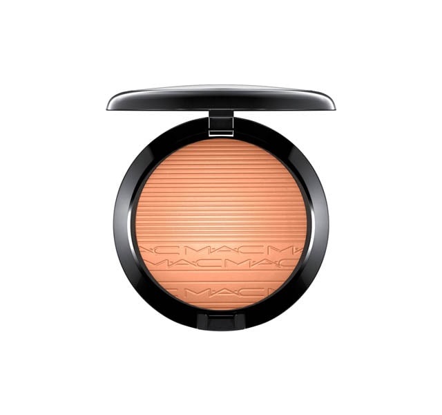 MAC Extra Dimension Skinfinish Illuminante 9 g - Glow With It, Formula Ibrida Liquido-Polvere con Riflessi Prismatici