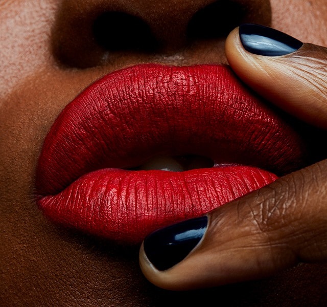 MAC Retro Matte Liquid Lipcolour Fashion Legacy - Rossetto Liquido Opaco 5 ml con Texture Vellutata e Lunga Tenuta