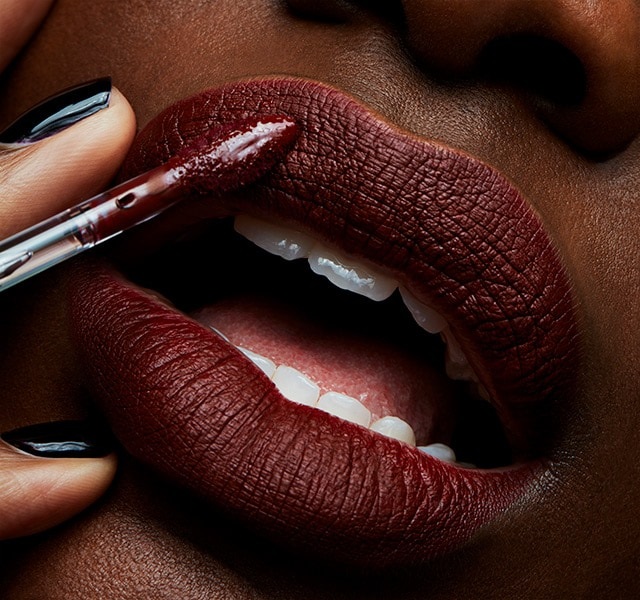 MAC Cosmetics Retro Matte Liquid Lipcolour - Carnivorous, Rossetto Liquido Opaco 5 ml con Texture Vellutata e Lunga Durata