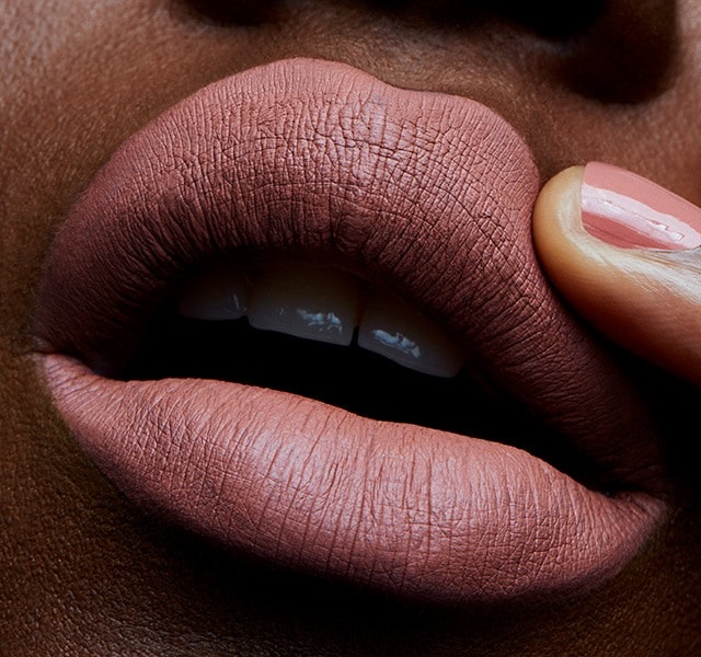 MAC Retro Matte Liquid Lipcolour - Burnt Spice, Tinta Labbra Liquida Vellutata 5 ml con Finitura Matte e Lunga Tenuta