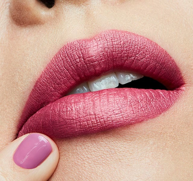 MAC Retro Matte Liquid Lipcolour Metallics - Tinta Labbra Liquida Vellutata 5 ml, Finitura Matte Metallico, Colore Metallic Rose