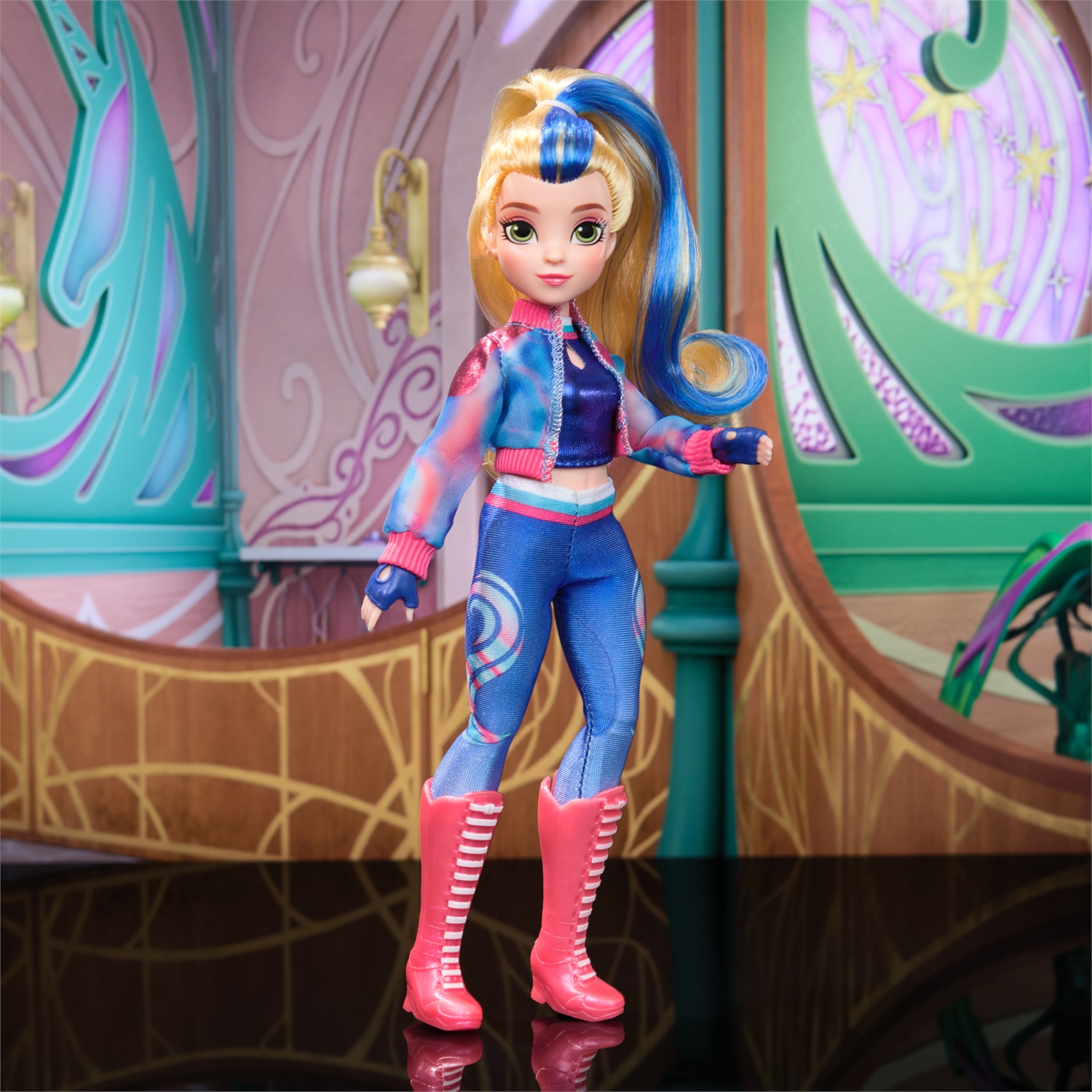 Spin Master Unicorn Academy - Bambola Isabel 24 cm con Capelli con Colpi di Sole, 5 Accessori alla Moda e Strumento per lo Styling