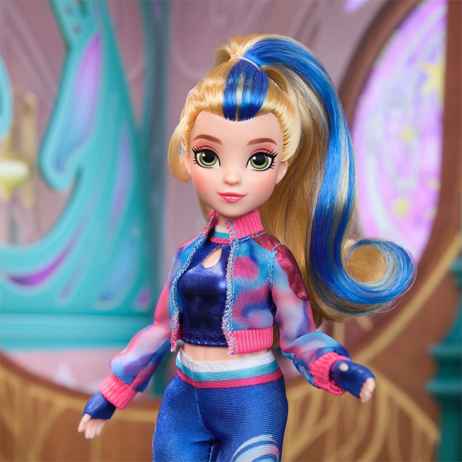 Spin Master Unicorn Academy - Bambola Isabel 24 cm con Capelli con Colpi di Sole, 5 Accessori alla Moda e Strumento per lo Styling