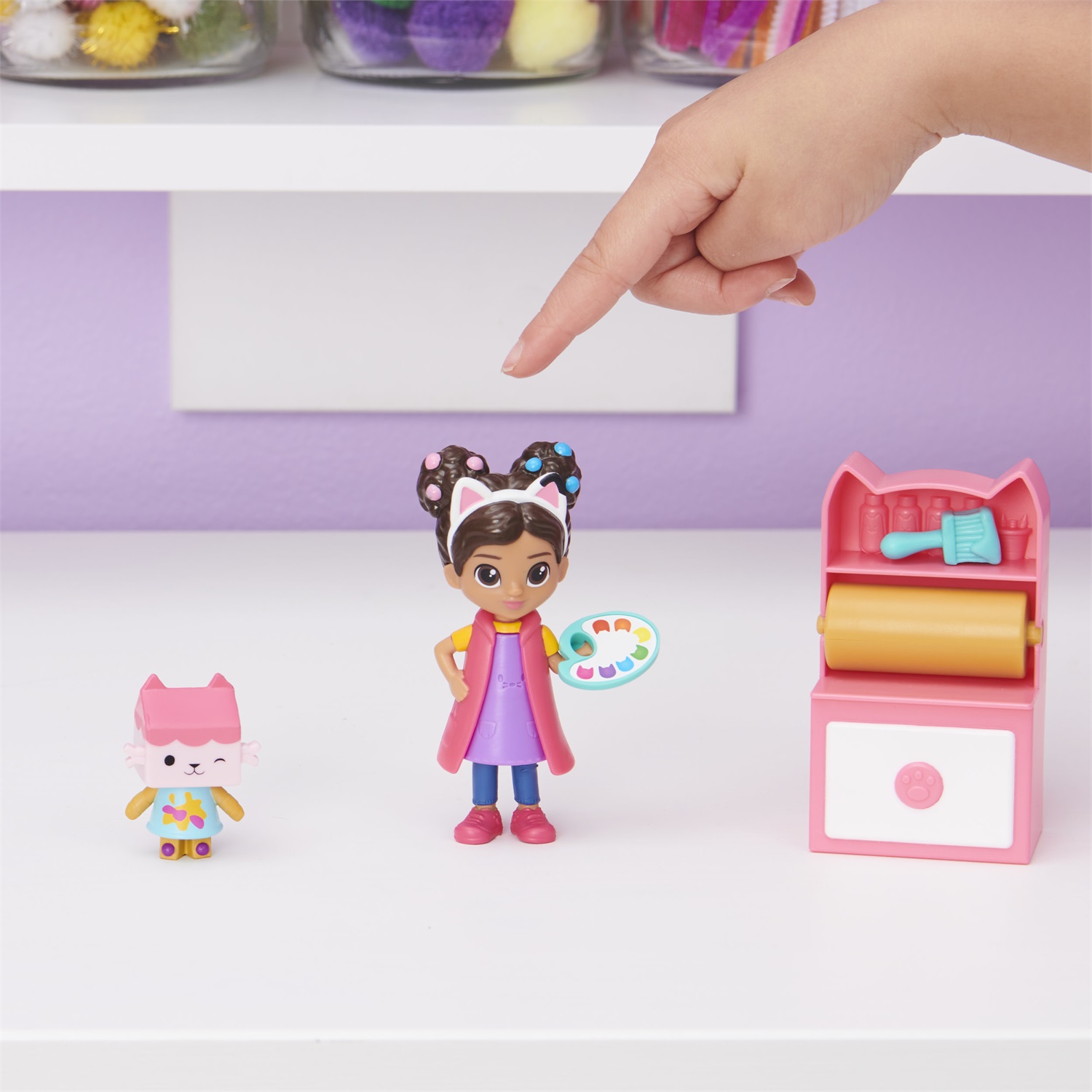 Spin Master Gabby's Dollhouse Mini Set Studio d'Arte con Gabby e Baby Scatola - Giochi Creativi per Bambini dai 3 Anni in Su