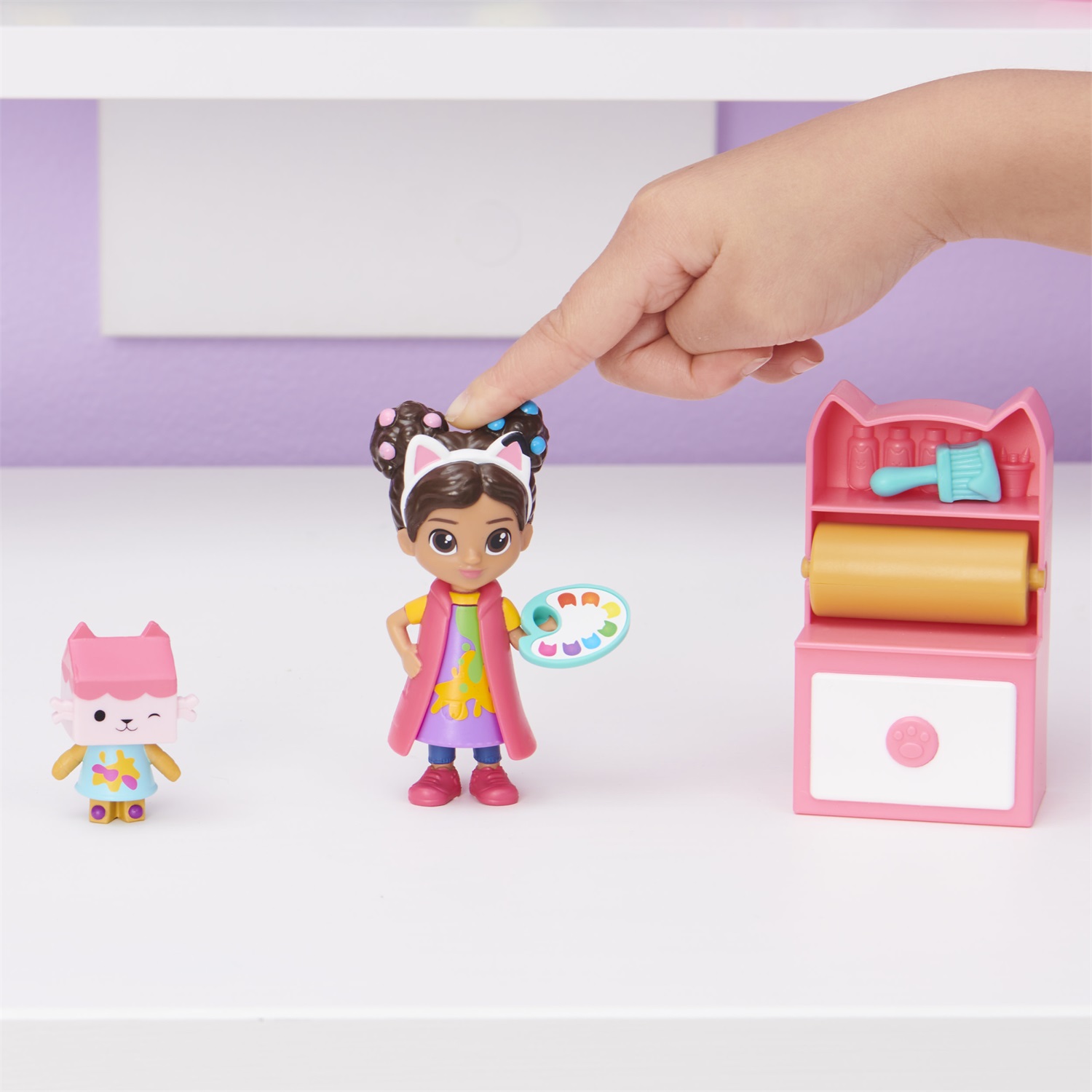 Spin Master Gabby's Dollhouse Mini Set Studio d'Arte con Gabby e Baby Scatola - Giochi Creativi per Bambini dai 3 Anni in Su