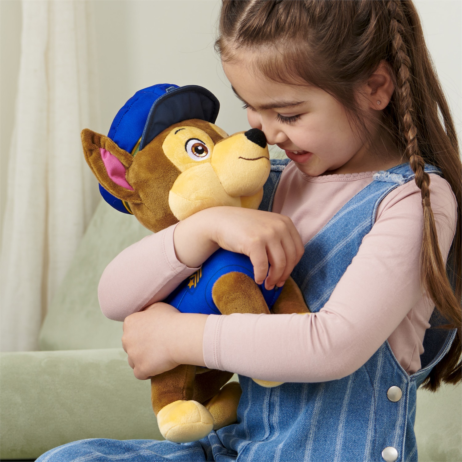 PAW Patrol , Chase parlante, peluche giocattolo interattivo con suoni, frasi e coda scodinzolanti, altezza 30,5 cm, animali di peluche, giocattoli per bambini dai 3 anni in su