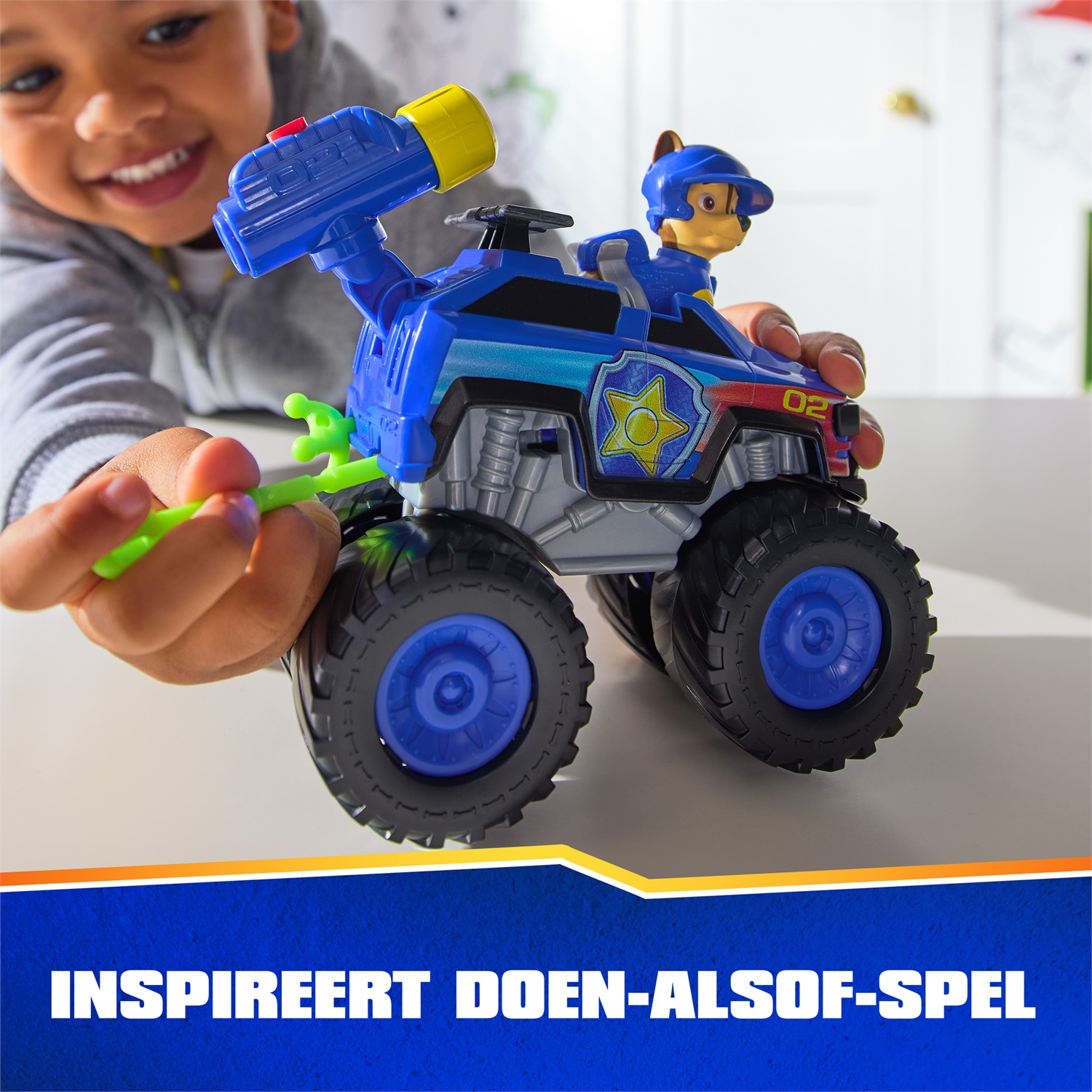 Paw Patrol: Rescue Wheels - Auto di Pattuglia di Chase con Lanciamissili, Personaggio Collezionabile e Ruote Giganti, Giocattolo per Bambini e Bambine 3 Anni