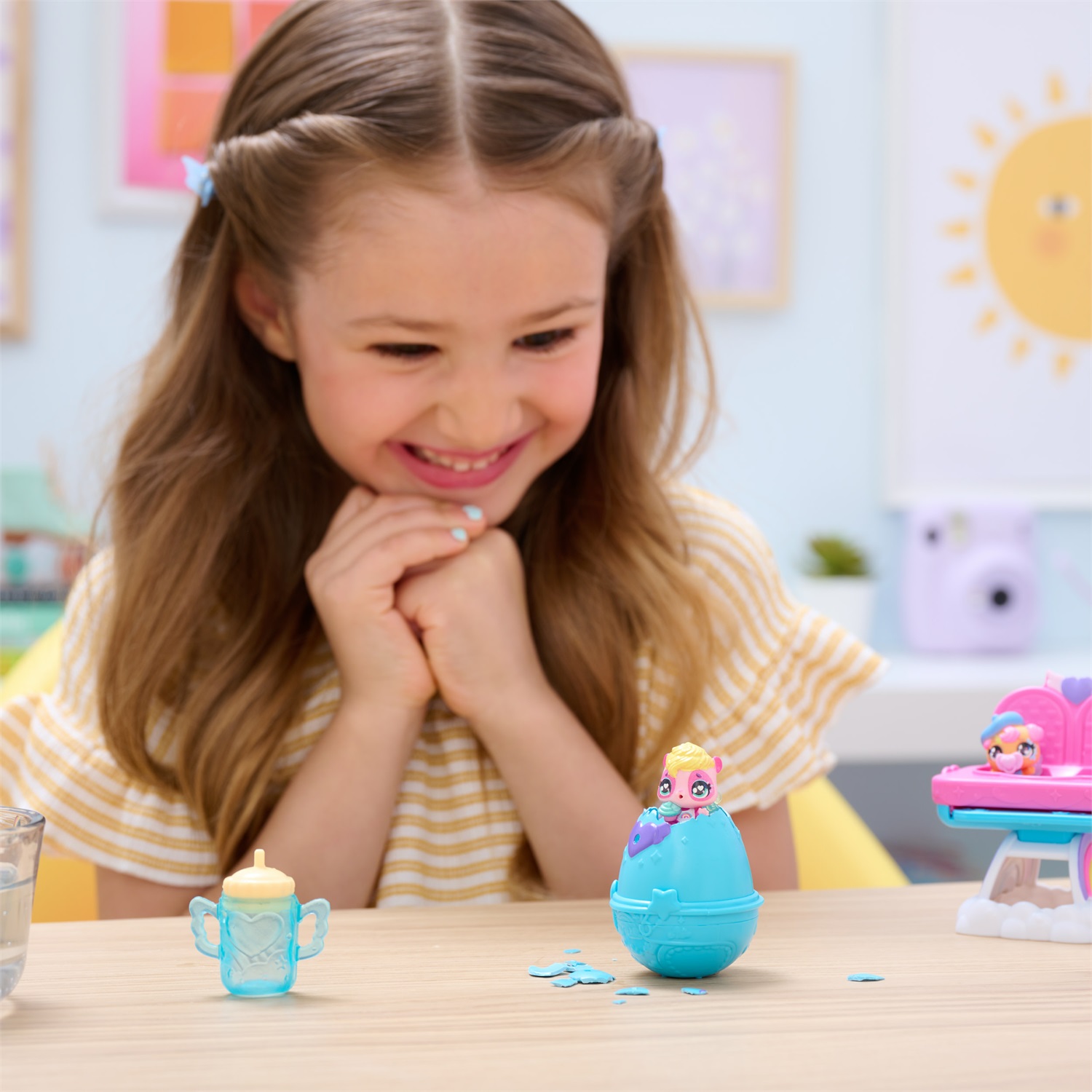 Hatchimals Alive - Confezione con Due Uova che Si Schiudono con l'Acqua e Seggiolone, Giocattolo per Bambini dai 3 Anni in Su