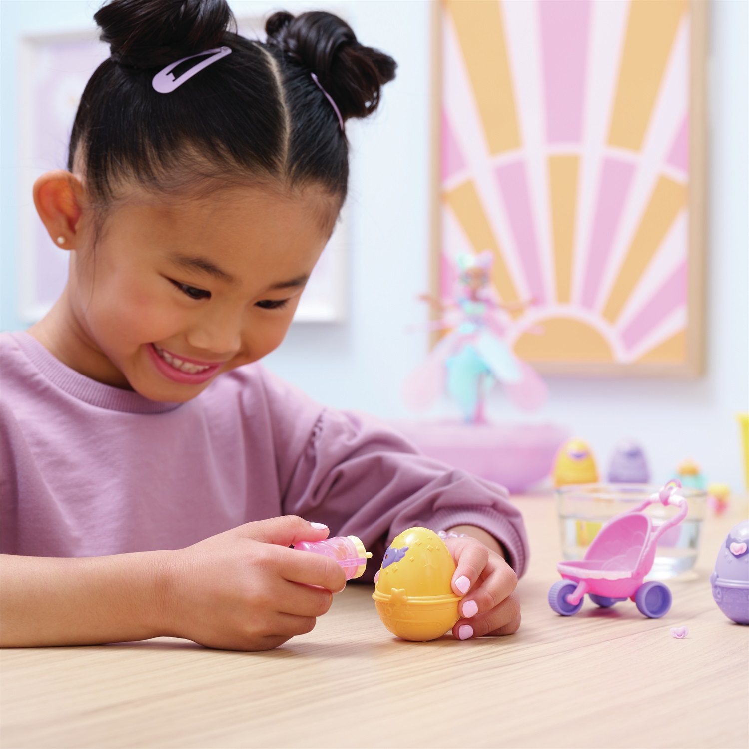 Spin Master Hatchimals Alive - Set di Gioco con 2 Uova che si Schiudono con l'Acqua e Passeggino, per Bambini dai 3 Anni in Su
