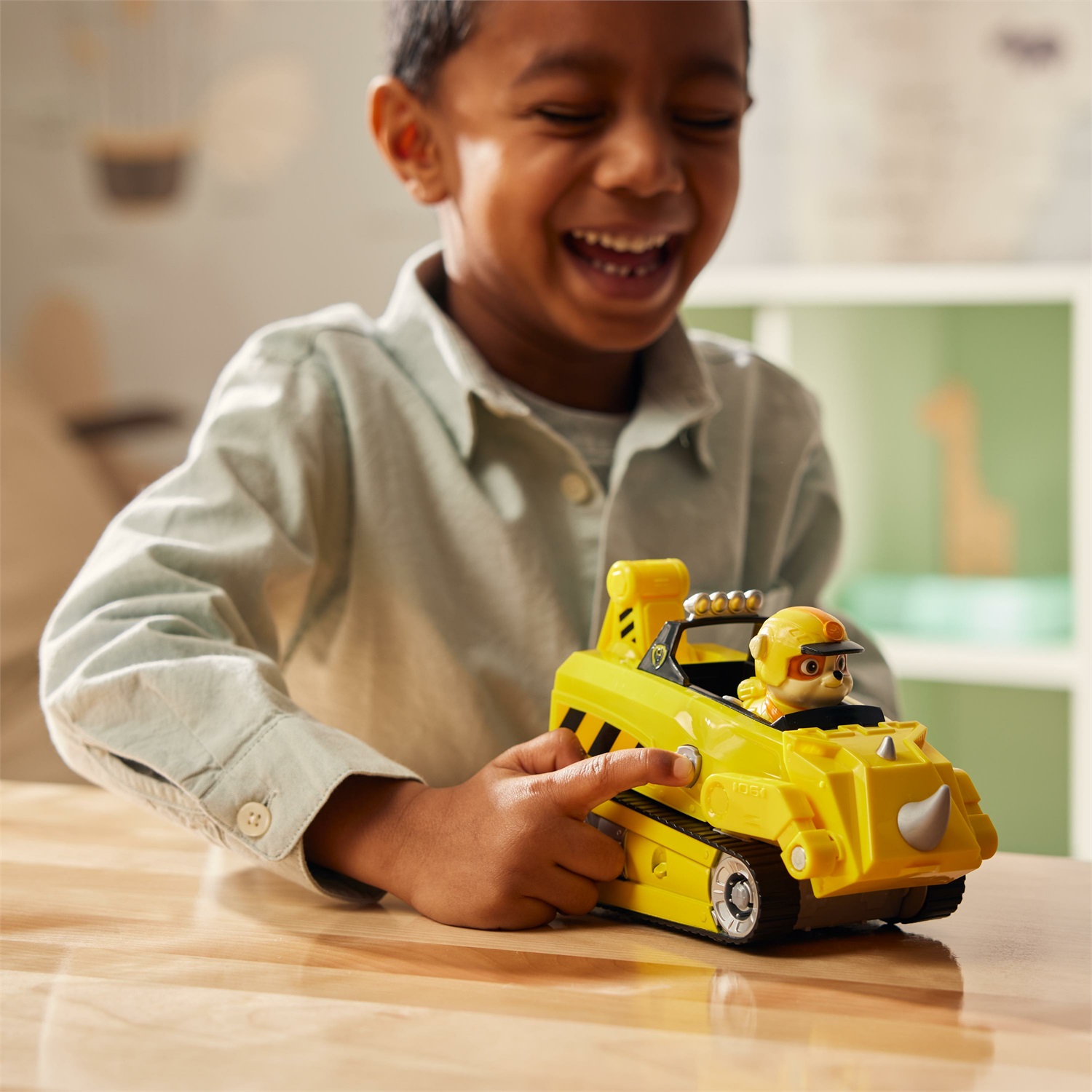 Spin Master PAW Patrol Jungle Pups - Veicolo Rinoceronte di Rubble Trasformabile con Personaggio Rubble da Collezione, Giocattolo per Bambini dai 3 Anni in Su