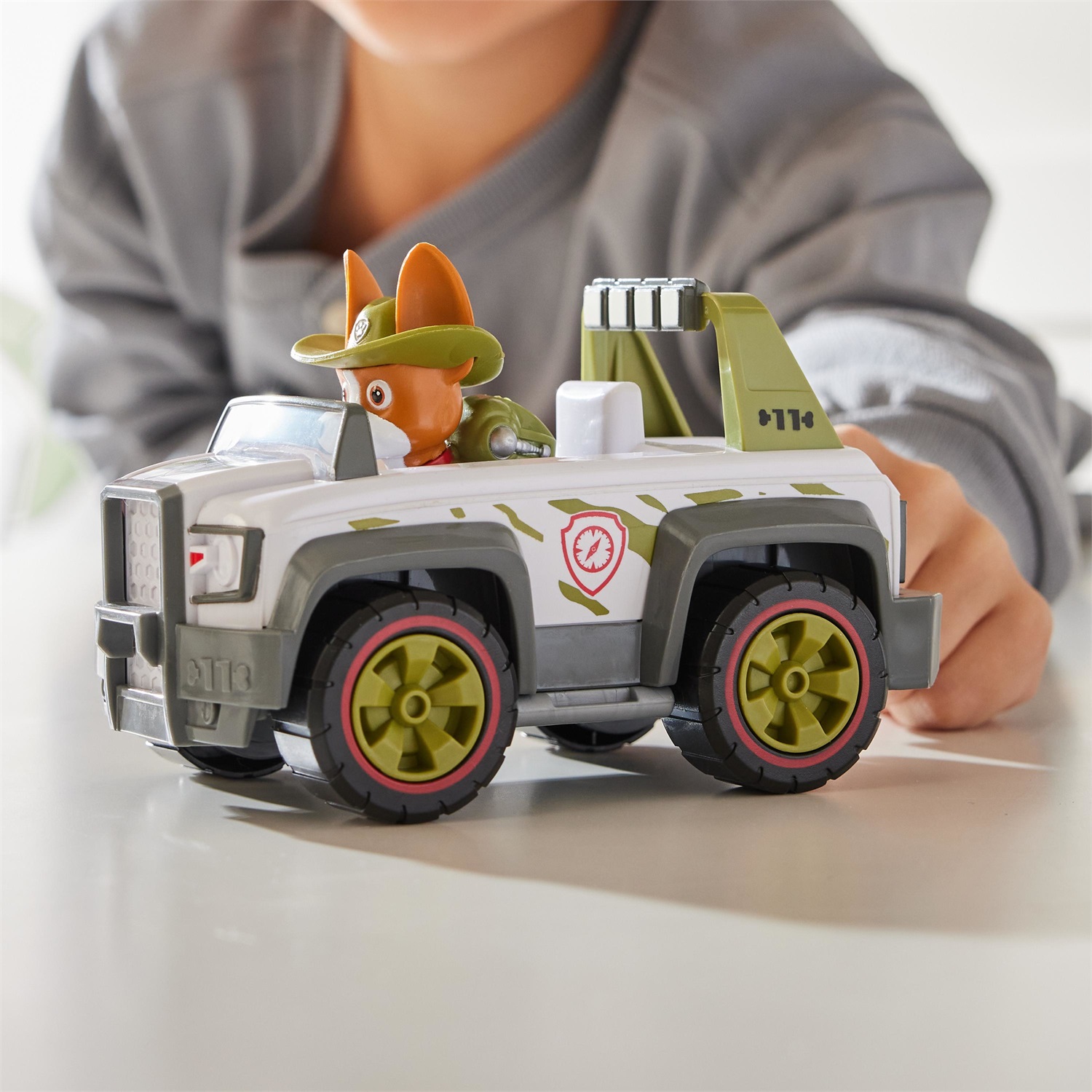 Spin Master PAW Patrol Veicolo Jungle Cruiser di Tracker con Personaggio Tracker - Dettagli Autentici e Ruote Funzionanti, Giochi Bambini 3 anni