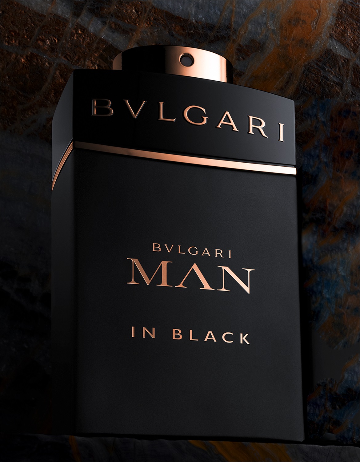 BVLGARI Man in Black Eau de Parfum 100ml - Fragranza Orientale Floreale per Uomo con Note di Tabacco, Spezie e Rum