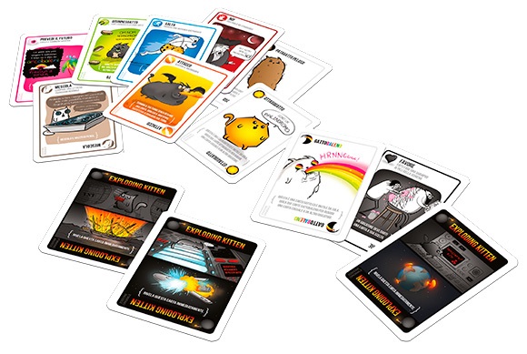 Asmodee Exploding Kittens - Gioco di Carte Strategico per Famiglie, 2-5 Giocatori, 7 Anni, 15 Minuti