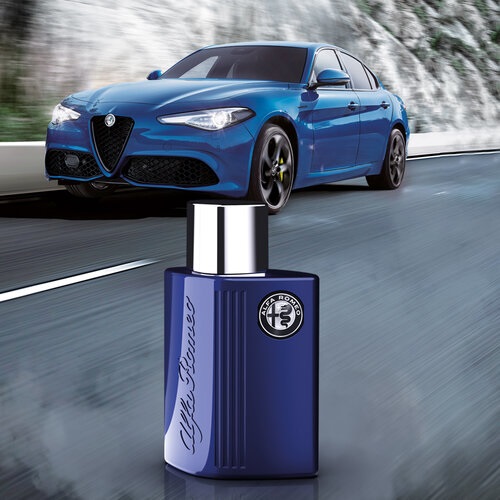 Alfa Romeo Blue Eau De Toilette Uomo 75 ml - Fragranza Fresca e Energizzante con Accenti Marini