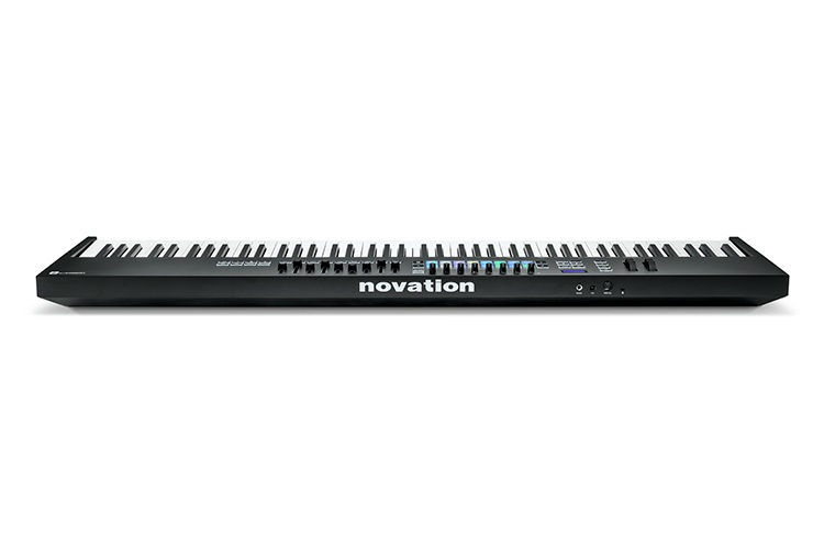 Novation Launchkey 88 MK3 - Tastiera MIDI USB 88 Tasti Semipesati con 16 Pad Sensibili alla Velocità, Nero