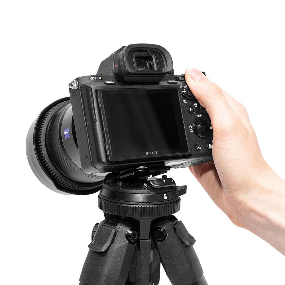 Peak Design Travel Tripod Aluminium - Treppiede da viaggio compatto e leggero, testa a sfera, altezza massima 152.4 cm, peso 1.56 kg, colore Nero