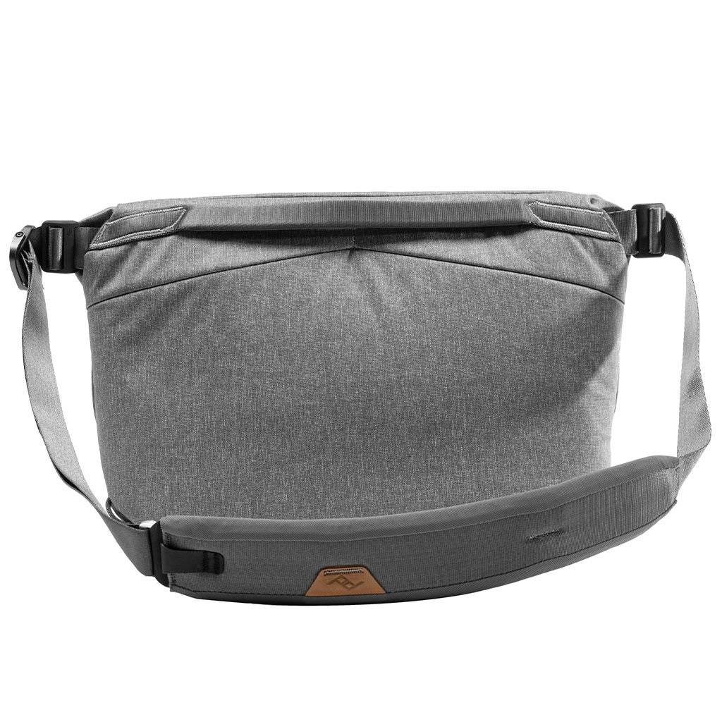 Peak Design Everyday Sling 10L v2 - Borsa a tracolla Grigio Ash con tracolla imbottita e antiscivolo