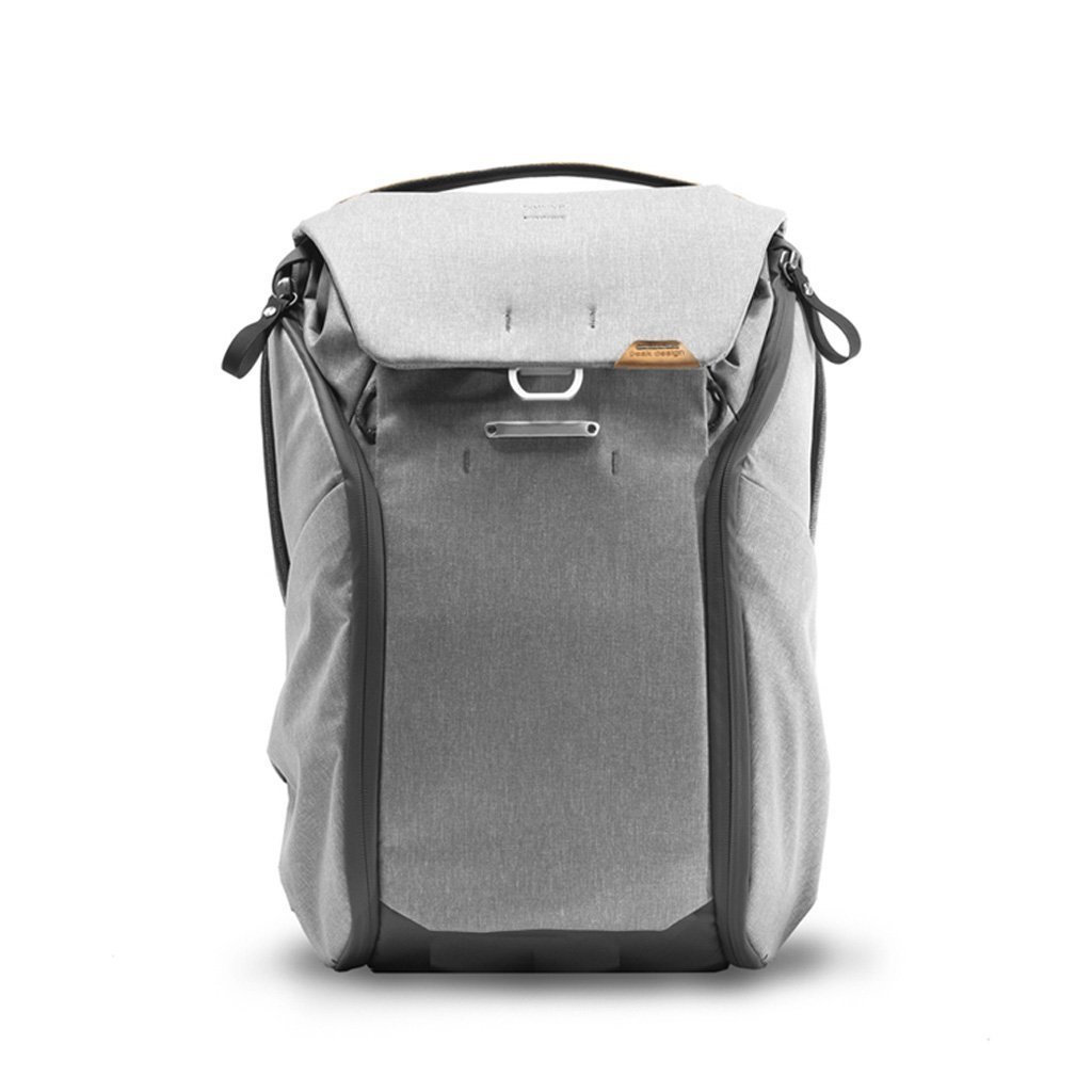Peak Design Everyday Backpack 20L V2 - Grigio Cenere, Zaino Versatile per Fotografi e Creatori di Contenuti