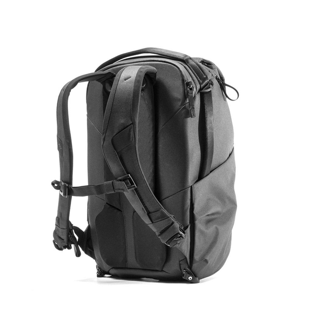 Peak Design Everyday Backpack 30L V2 - Zaino Nero Versatile per Fotografi e Creativi, Accesso Laterale e Superiore, Compatibile con Laptop da 13