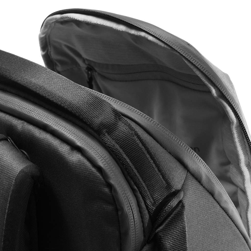 Peak Design Everyday Backpack Zip v2 - Zaino Nero 15L in Nylon e Poliuretano, Versatile per Fotografi e Creatori di Contenuti