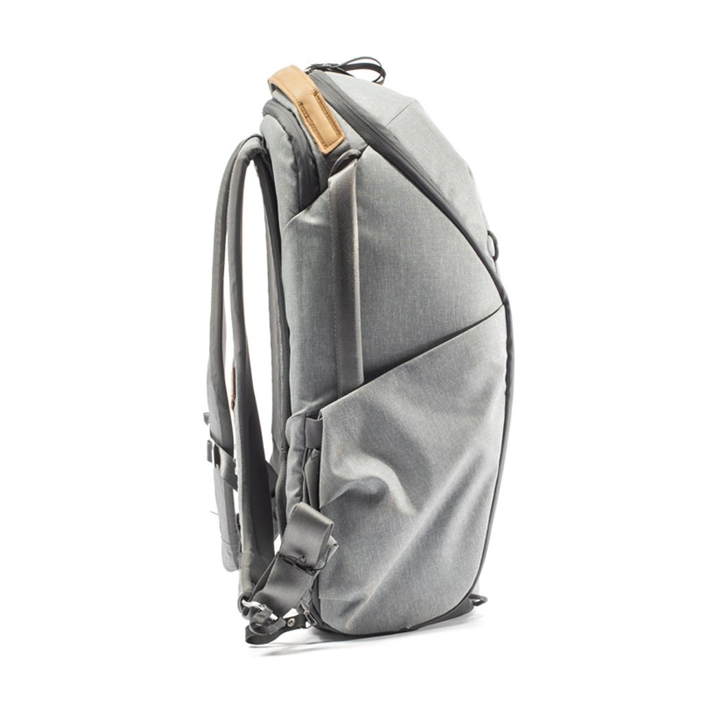 Peak Design Everyday Backpack 20L Zip - Zaino Grigio in Nylon e Poliuretano per Fotografi