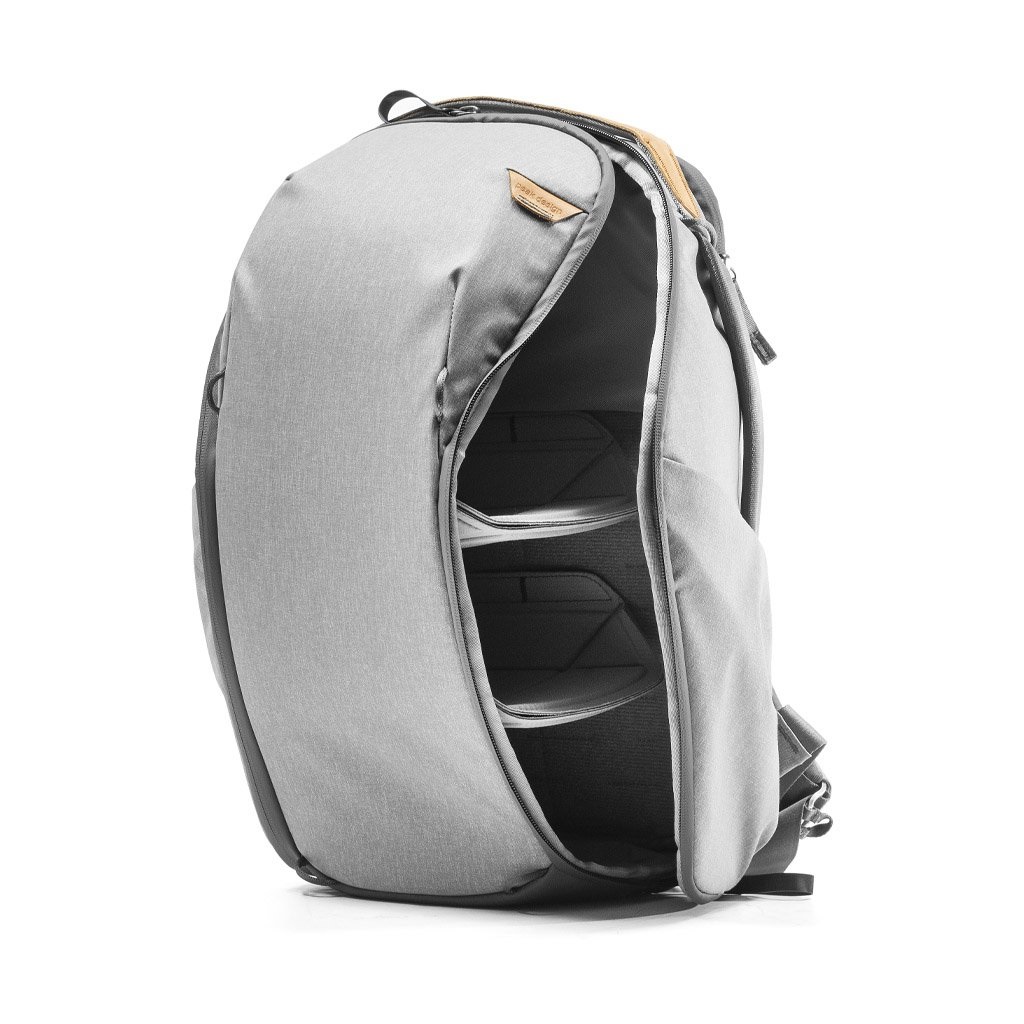 Peak Design Everyday Backpack 20L Zip - Zaino Grigio in Nylon e Poliuretano per Fotografi