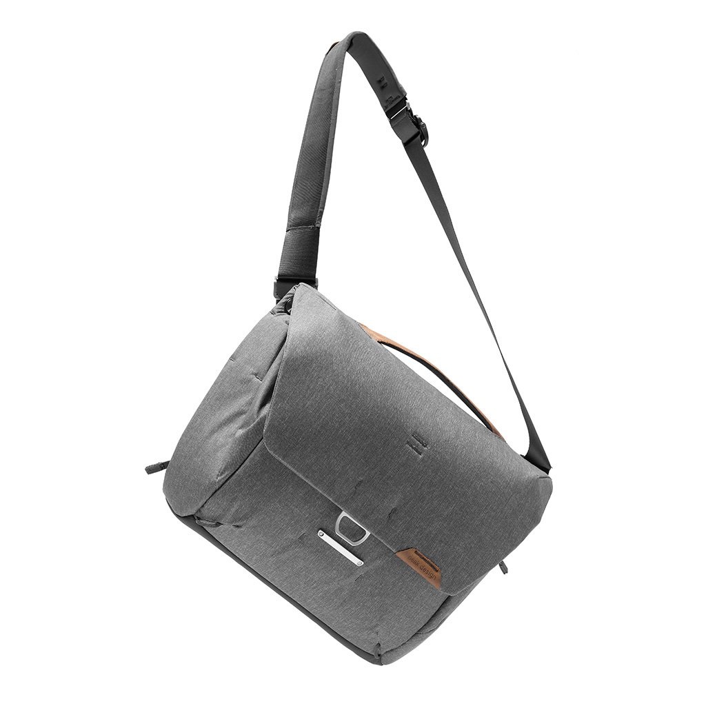 Peak Design Everyday Messenger 13L v2 - Borsa da Spalla in Nylon Grigio per Fotografi e Creatori
