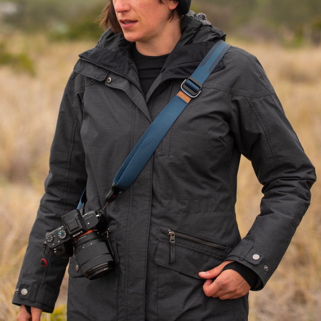 Peak Design Slide Lite Midnight - Tracolla per Fotocamera in Nylon Imbottito, Versatile e Compatibile con Mirrorless e DSLR