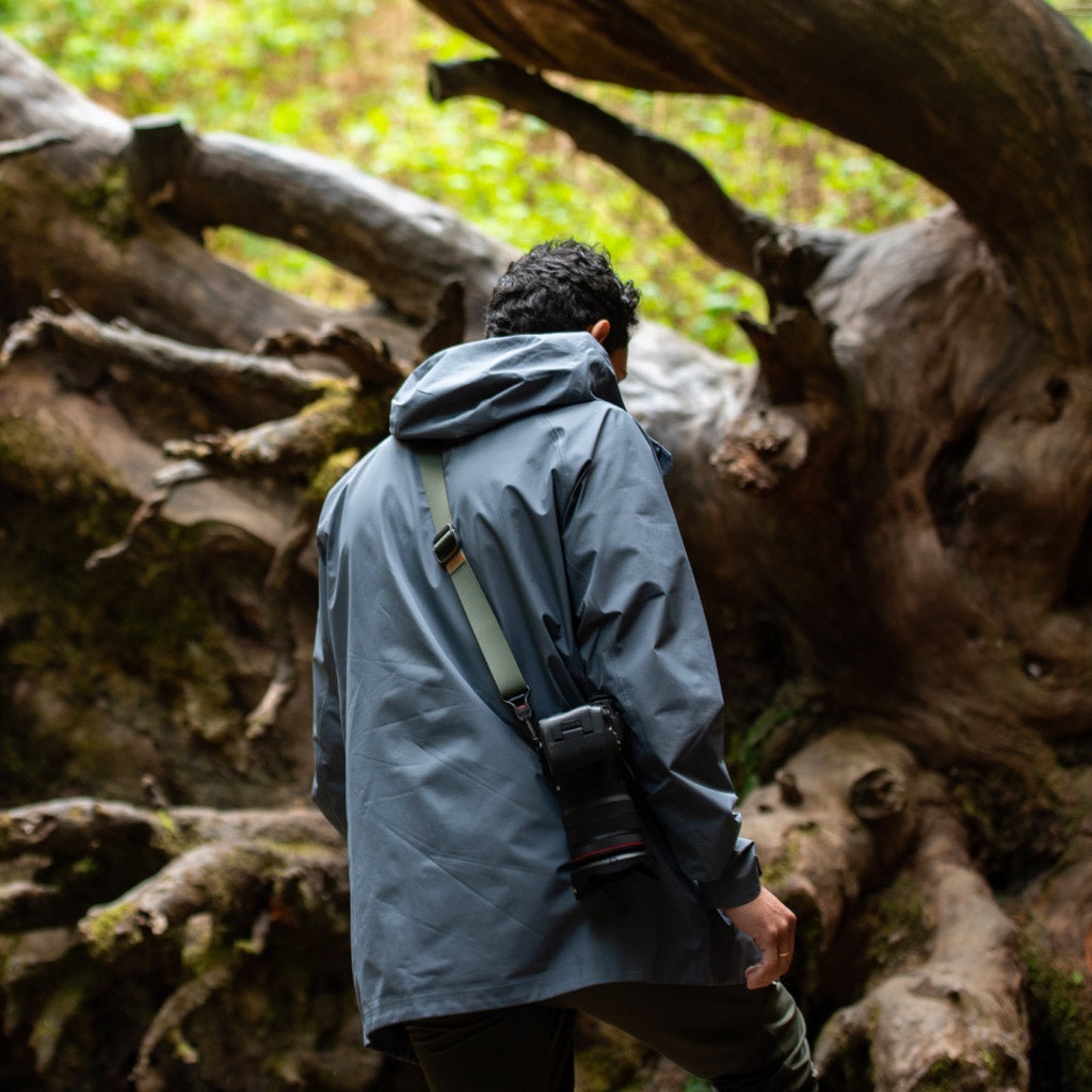 Peak Design Slide Lite - Tracolla per Fotocamera in Pelle e Nylon Verde, Versatile e Compatibile con DSLR e Mirrorless