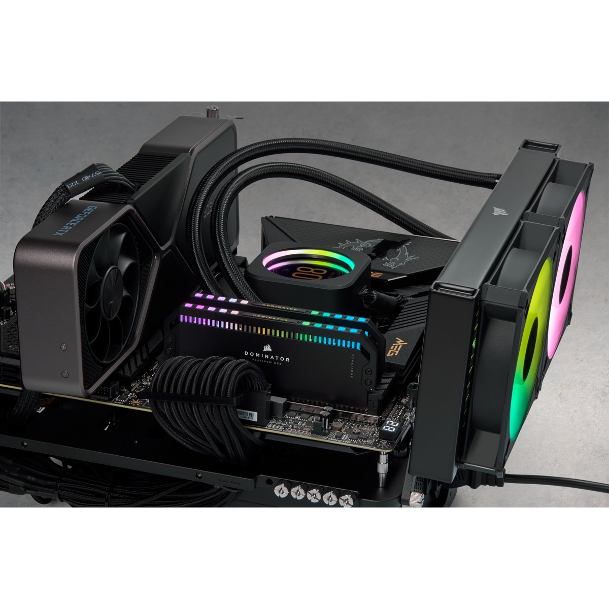 CORSAIR DOMINATOR PLATINUM RGB 32GB (2x16GB) DDR5 6000MHz CL36 Intel XMP