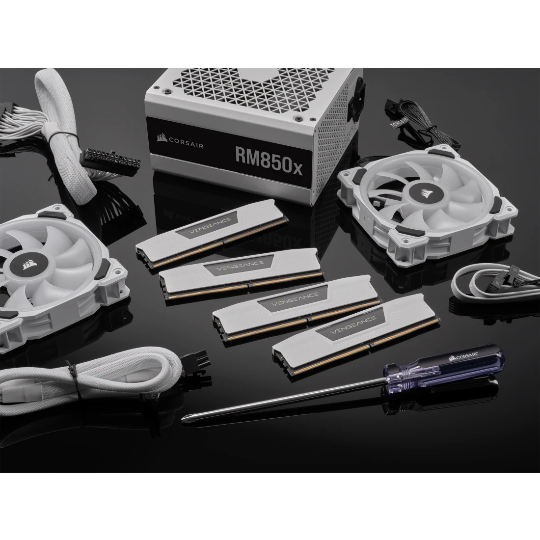 Corsair Vengeance RGB CMK48GX5M2B6000C30W Memoria 48 GB (2 x 24 GB) DDR5 6000 MT/s, 288-pin DIMM, Latenza CAS 30