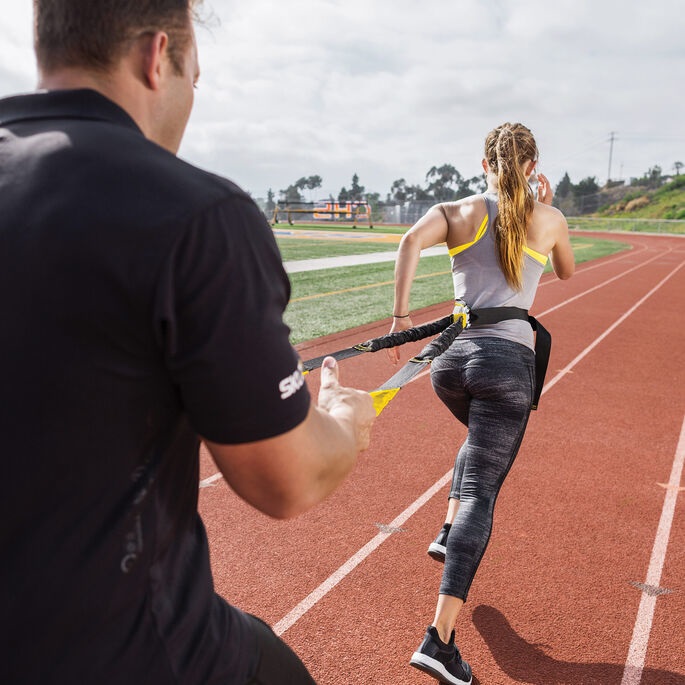 SKLZ Allenatore di accelerazione - Cinghia regolabile con sgancio rapido per allenamento di resistenza, aumenta velocità e potenza, colore nero