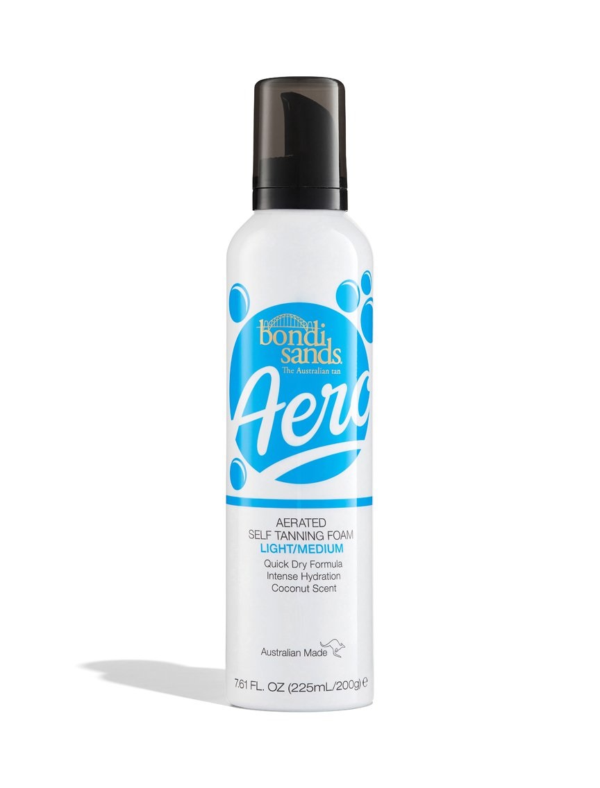 Bondi Sands Aero Self Tanning Foam Light/Medium 225 ml - Schiuma Autoabbronzante Aerata Ultraleggera con Fragranza al Cocco