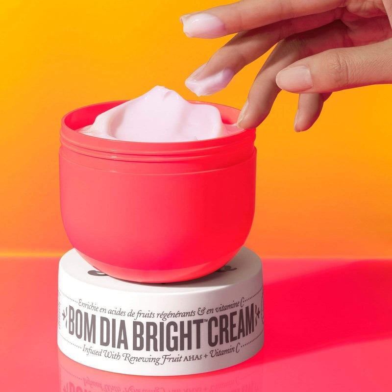 Sol de Janeiro Bom Dia Bright Cream 240 ml - Crema corpo illuminante e levigante con AHA e profumo di prugna, gelsomino e vaniglia per donna