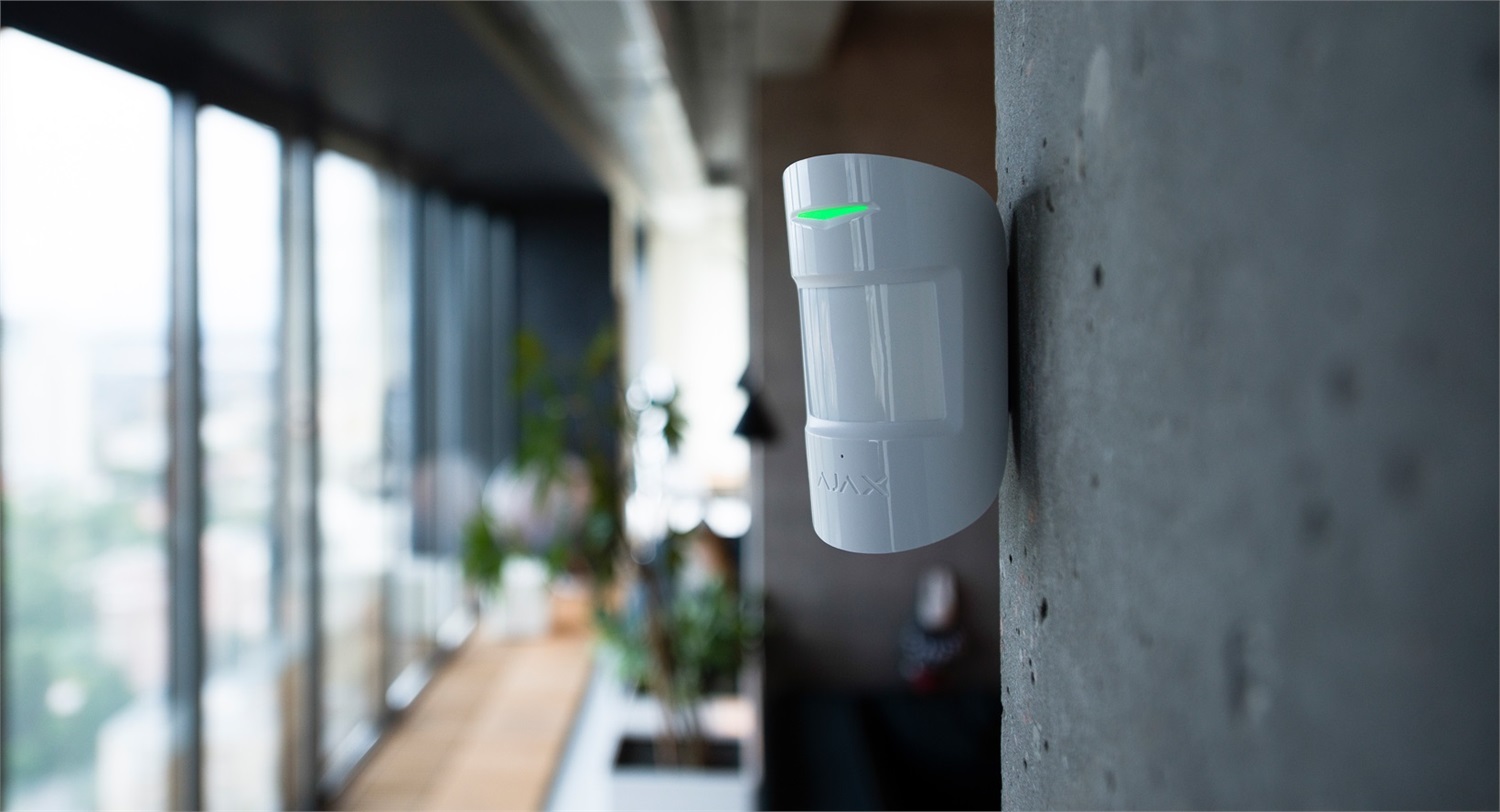 AJAX CombiProtect W Rivelatore di Movimento e Rottura Vetro Wireless Bianco con Tecnologia Pet Immune