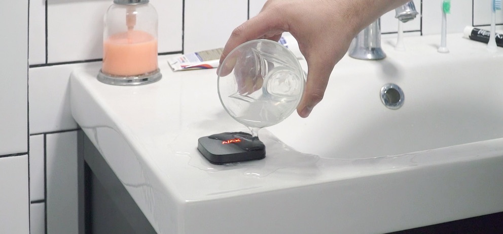 AJAX LeaksProtect Rivelatore di Allagamento Senza Fili Nero - Rilevazione Rapida e Affidabile