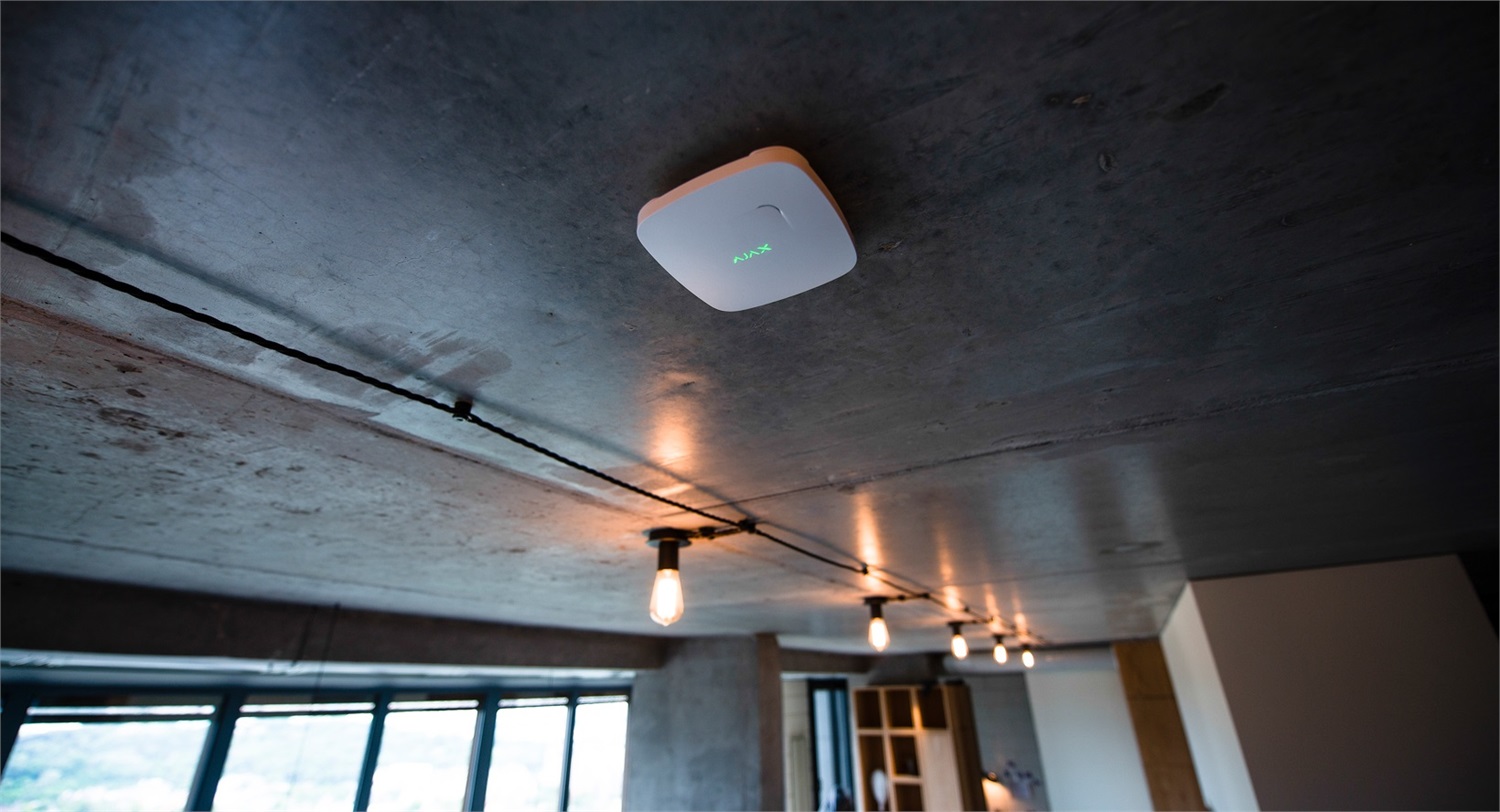 AJAX FireProtect Rivelatore di Fumo Wireless con Sensore di Temperatura, Colore Bianco, Alimentazione a Batterie