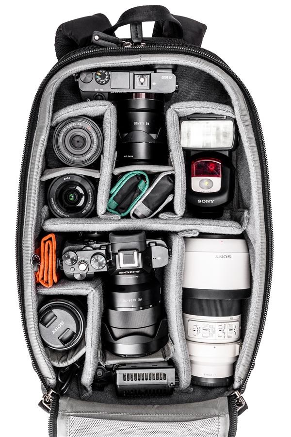 Think Tank Urban Approach 15 Zaino Nero - Compatibile con Mirrorless, Tascone per Smartphone, Maniglia per Bagagli