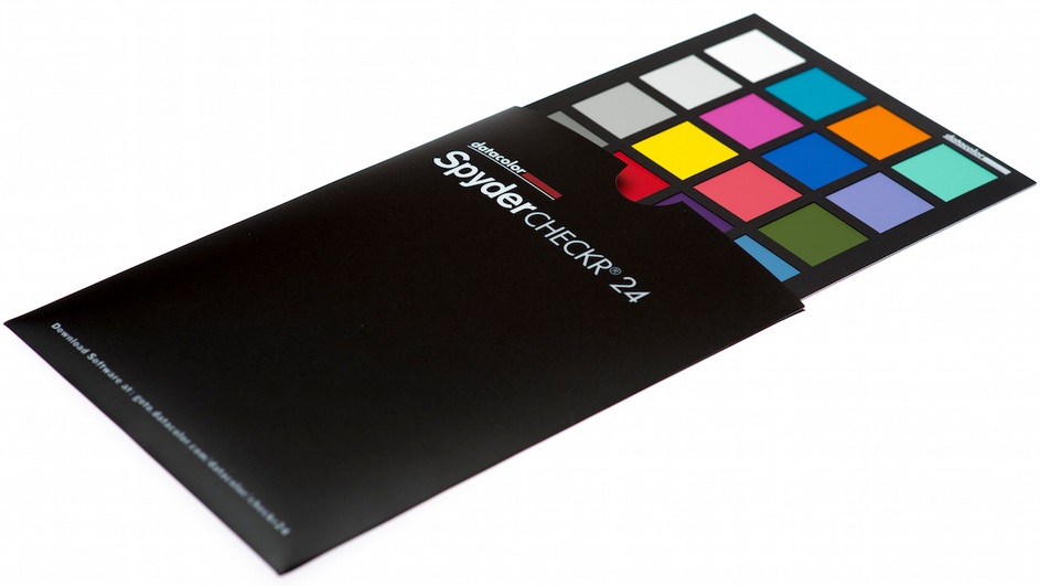 Datacolor SpyderCheckr 24 - Colorimetro per controllo colori e calibrazione bianchi, 24 patch, compatibile con Windows e Mac