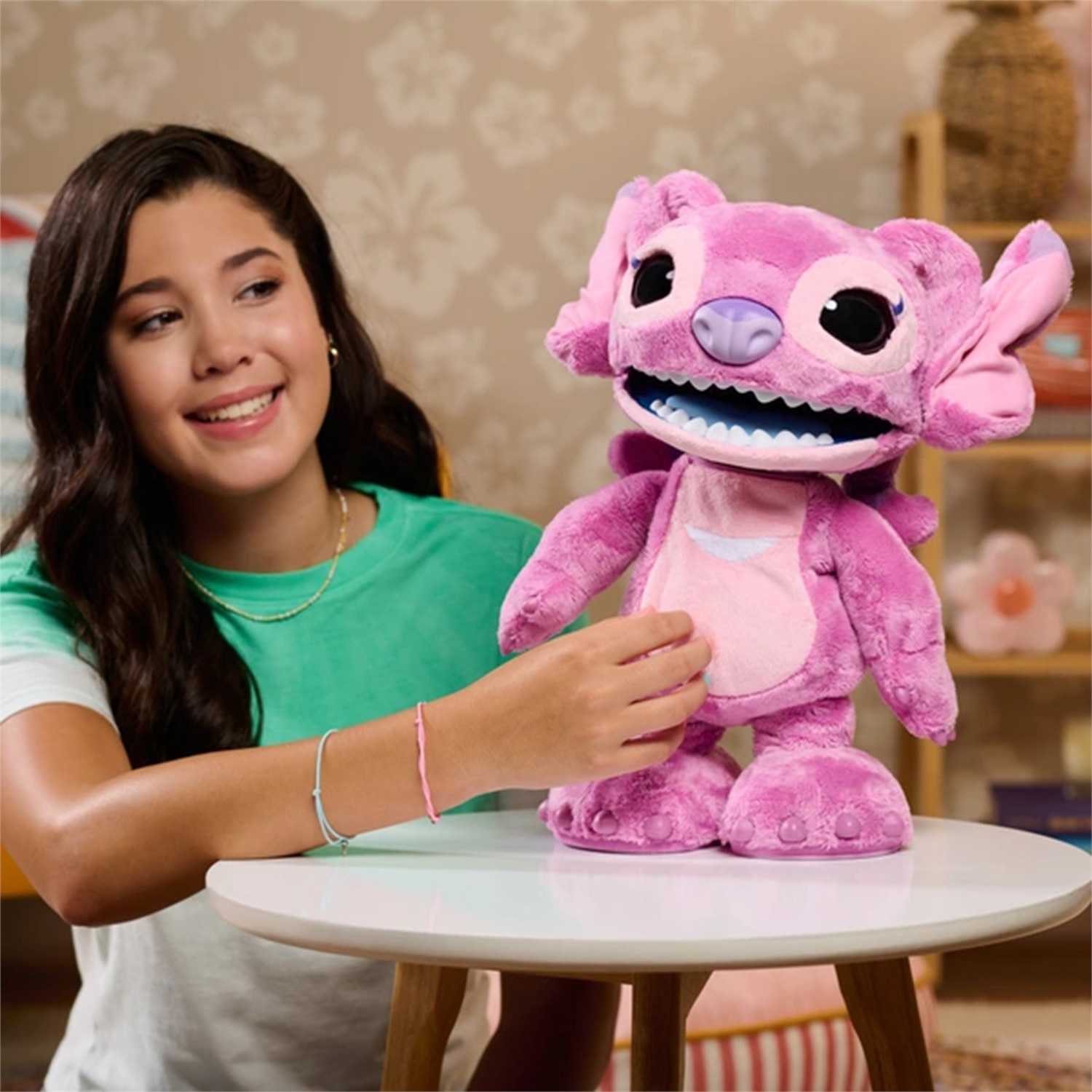 Just Play Peluche Interattivo Disney Ultimate Stitch di Angel - 43 cm, oltre 100 suoni e movimenti realistici per bambini dai 3 anni