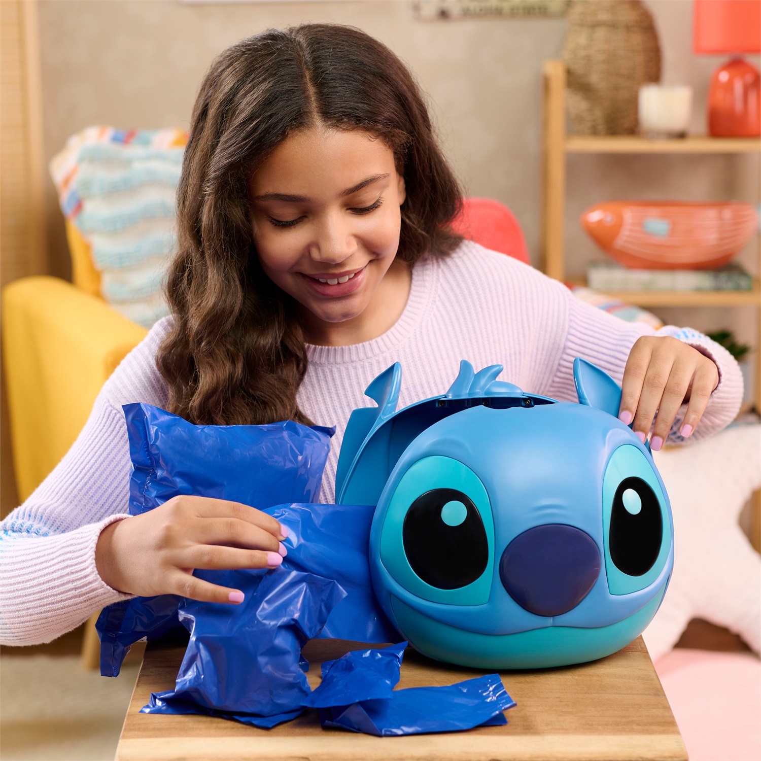 Just Play Capsula Misteriosa Jumbo Disney Stitch - Contenitore da 22,9 cm con 7 Sorprese per Bambini dai 3 Anni