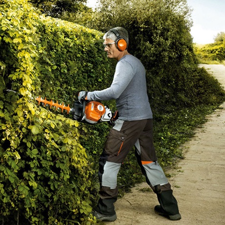 Stihl HS 82 R - Tosasiepi Professionale 60 cm con Motore 2-MIX e Sistema Antivibrante