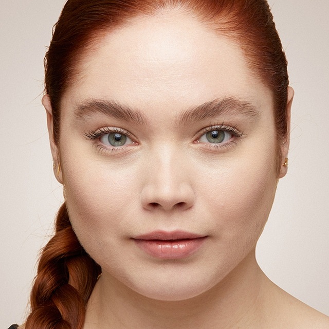 Estée Lauder Double Wear Sheer Long-Wear Makeup SPF 20 1N1 Ivory Nude 30ml - Fondotinta Liquido con Finish Naturale e Copertura Modulabile