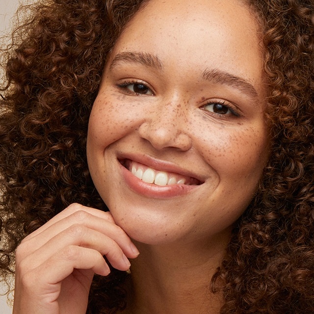 Estée Lauder Double Wear Sheer Matte Long-Wear Makeup SPF 20 4N2 Spiced Sand - Fondotinta Leggero con Finish Naturale e Opaco, 30ml