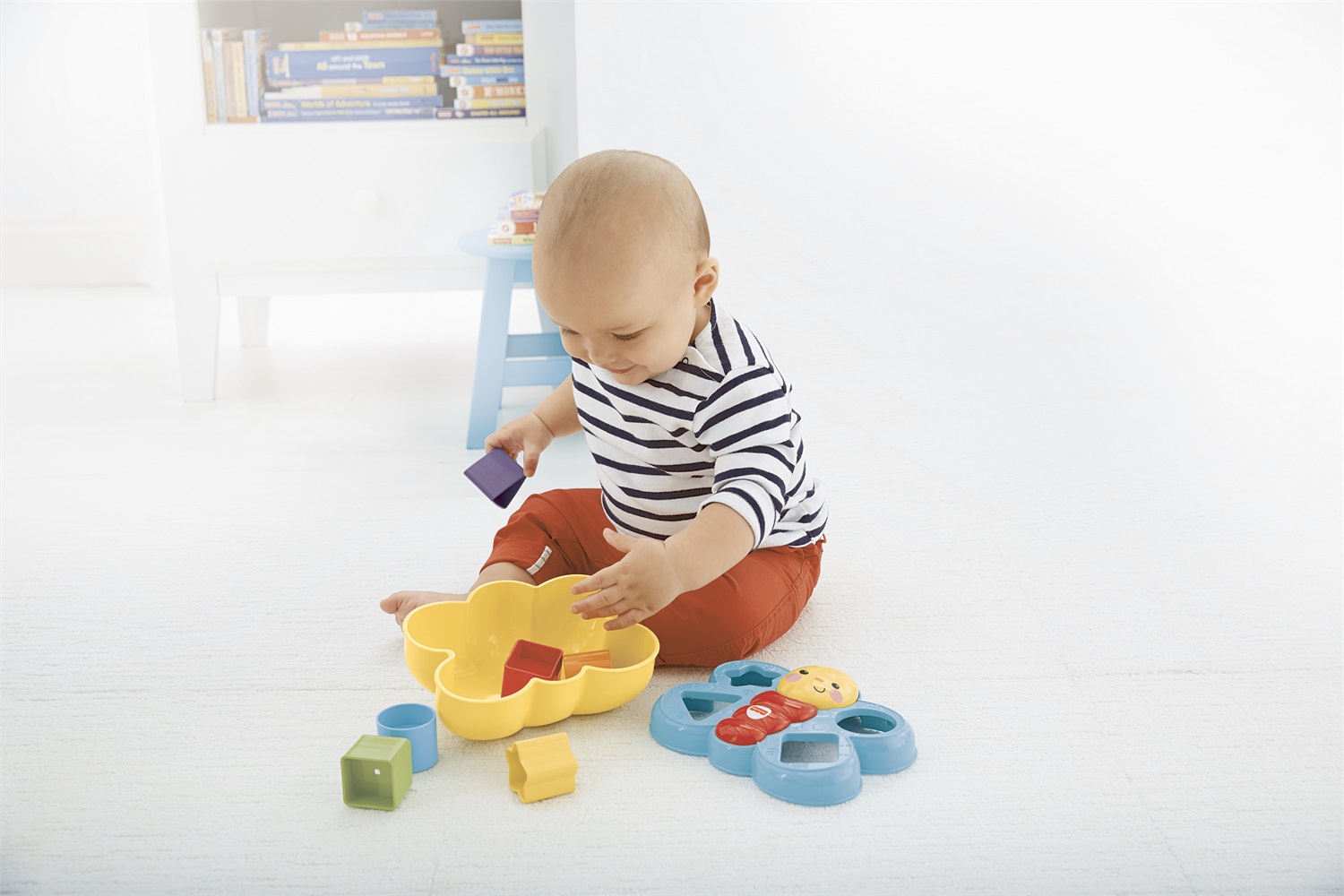 Fisher-Price CDC22 Farfalla Cercaforme - Giocattolo Educativo Multisensoriale con 6 Forme Geometriche per lo Sviluppo delle Abilità Motorie