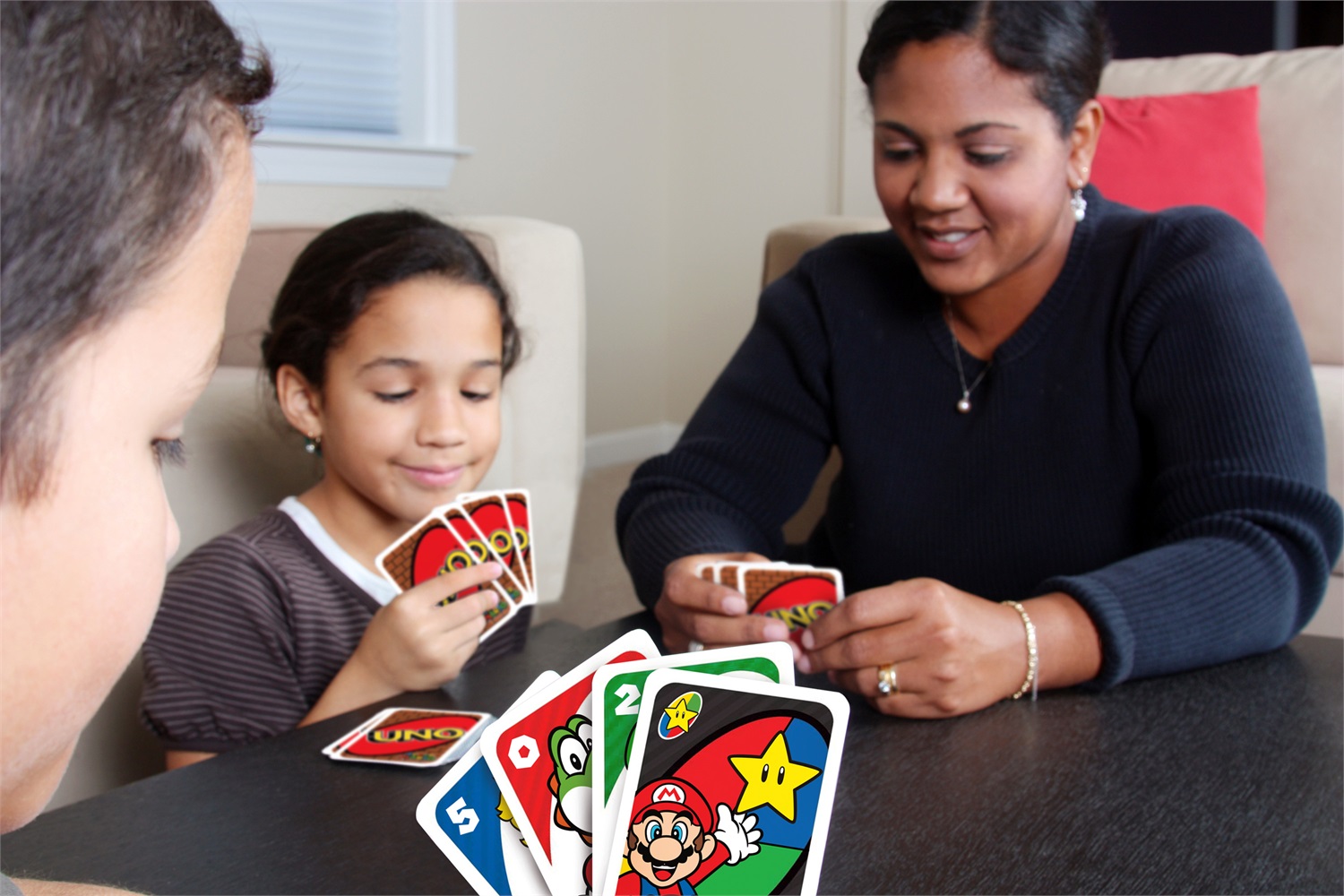 Mattel UNO Super Mario - Gioco di Carte per Famiglie e Bambini, 112 Carte, 2-10 Giocatori, Età 7