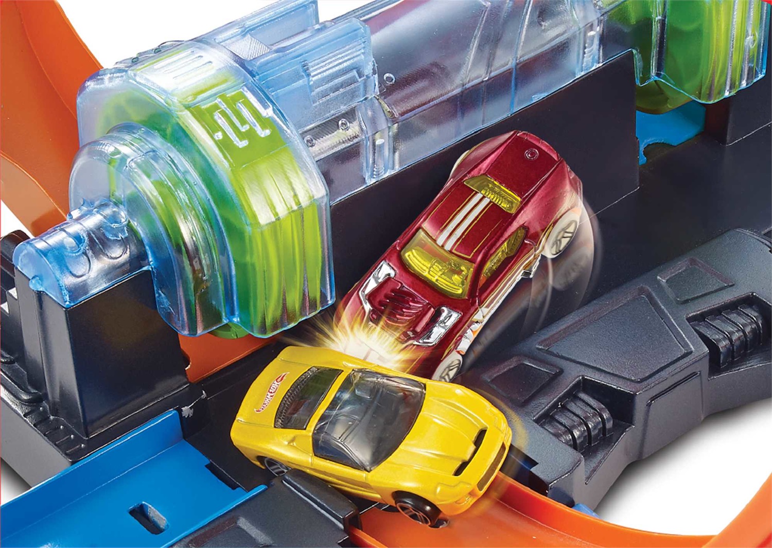 Hot Wheels Pista FTB65 Schianti Rotanti con Propulsori Motorizzati - Mega pista a cavatappi con 3 loop e 3 zone di scontro, Giocattolo per Bambini 5 Anni